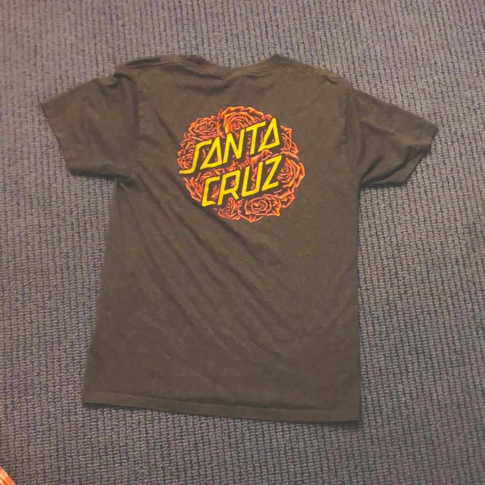 Santa Cruz great T shirt Men’s small